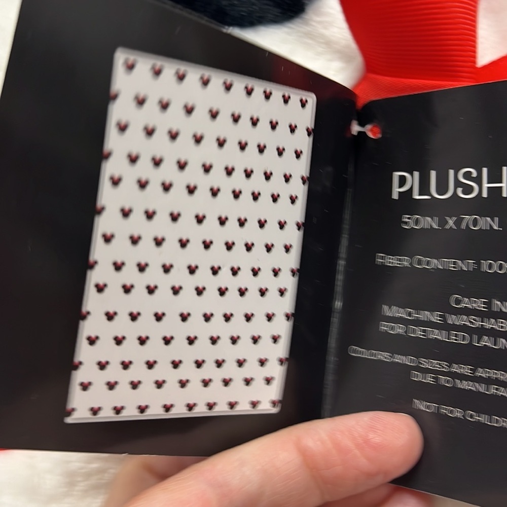 Disney Minnie Mouse Plush Throw NWT - Picture 5 of 6